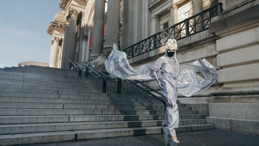 QuaranQUEEN arrivals were staggered to ensure social distancing and participants were required to wear masks.