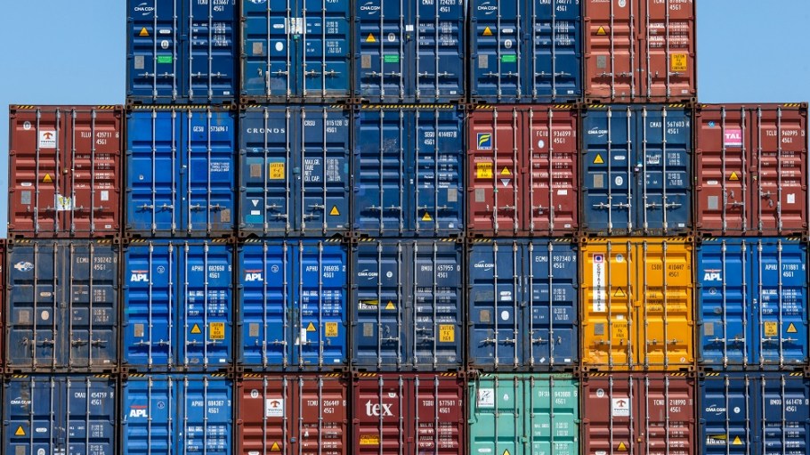 The impact of COVID-19 on U.S. retail container imports appears to be easing slightly, according to the Global Port Tracker report.