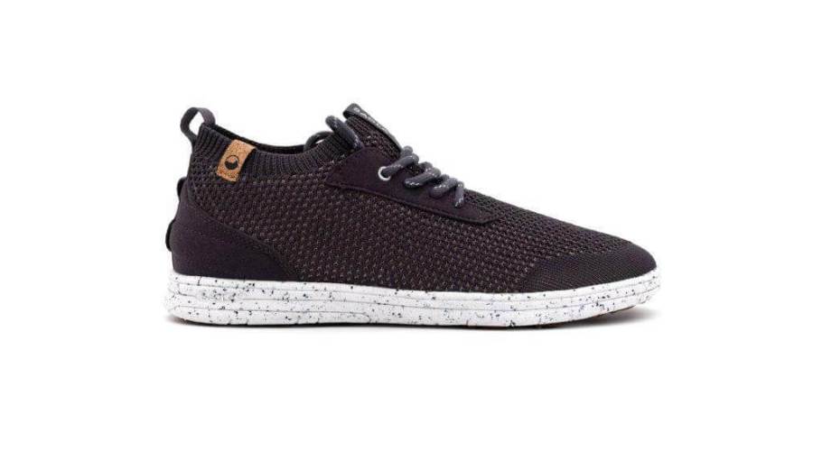 Saola shoes replace standard foam with Algix's sustainable Bloom.