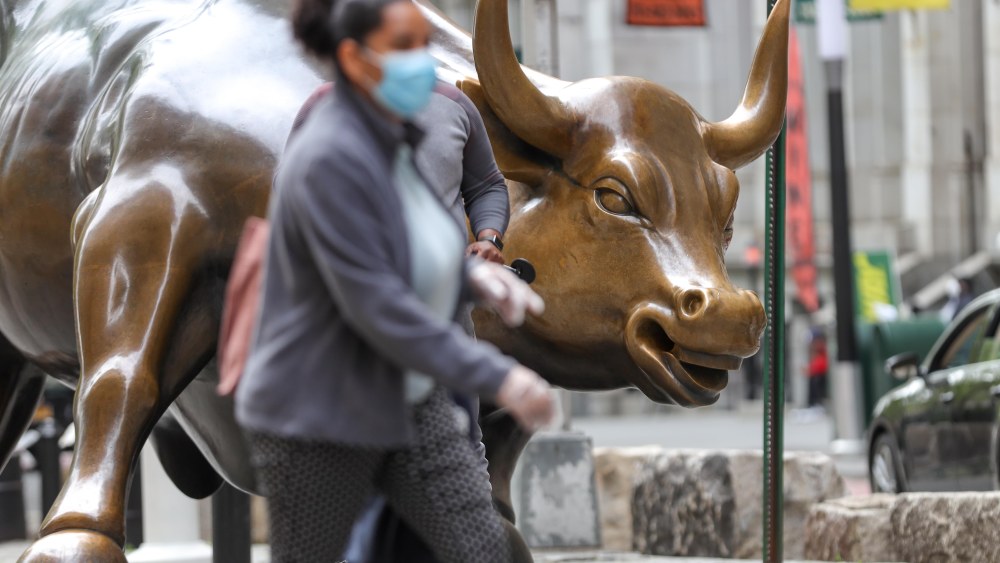 wall street bull person mask coronavirus