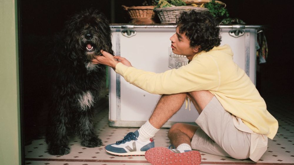The Veja x Darwin project will serve as a “test hub” for repairing and recycling shoes “in order to develop the store of the future.”