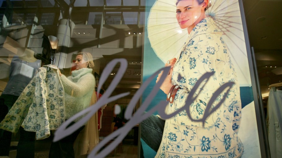Struggling women's specialty chain J. Jill just bought itself one more week before it faces the the bankruptcy question in earnest.