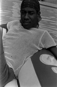 André Leon Talley kept things cool in the pool, wearing a mesh shirt and relaxing on a raft.