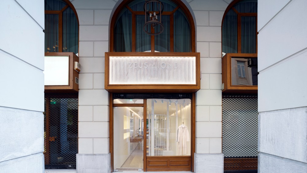 Zeus+Δione Flagship store