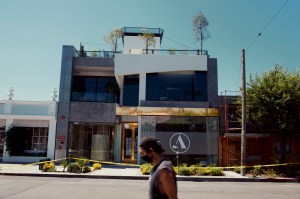 Stores on Melrose Place in Los Angeles experience a drop in popularity due to COVID-19.