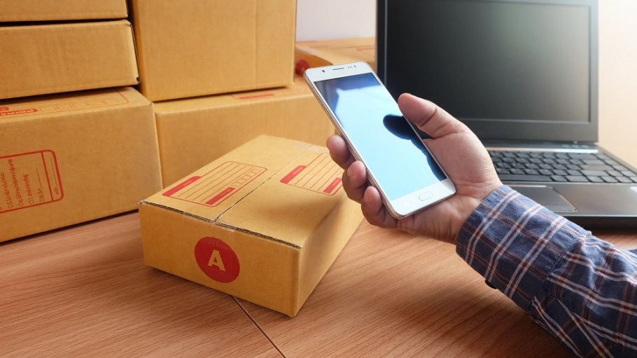 A global SOTI survey found that a mobile-first strategy is critical for e-commerce companies' logistical success in last-mile delivery.