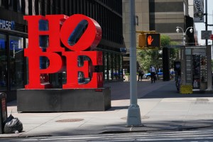 Robert IndianaÕs ÒHopeÓ sculpture in midtown Manhattan.