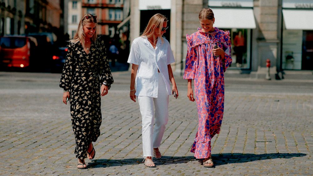 From puff sleeves to the '70s and leather, the buzziest fashion trends of 2020 dominated the street style during Copenhagen Fashion Week.