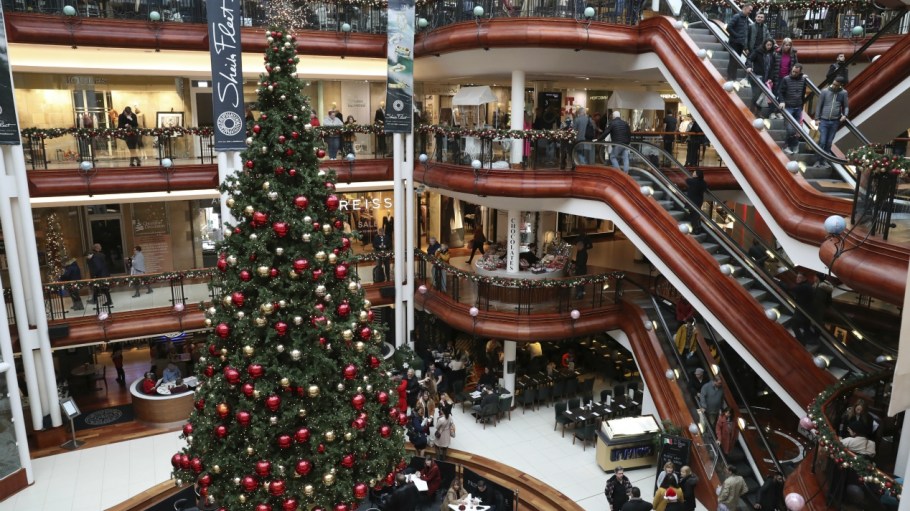 Retailers are keeping their holiday inventory lean to avoid having excess stock, while minding their margins, AlixPartners said Monday.