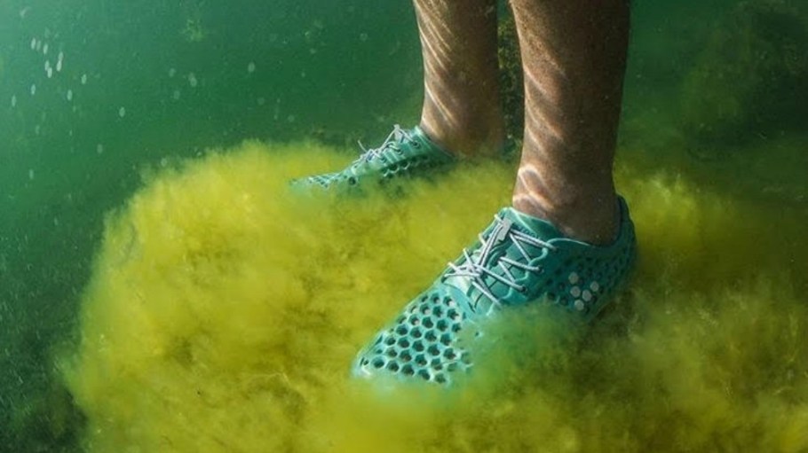 A Vivobarefoot style made with Bloom's sustainable algae foam.