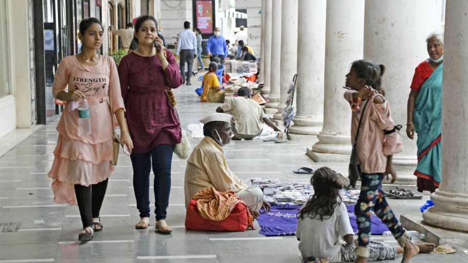 Garment manufacturers in India expect a 25 percent increase in sourcing this quarter as apparel companies pivot orders away from China.