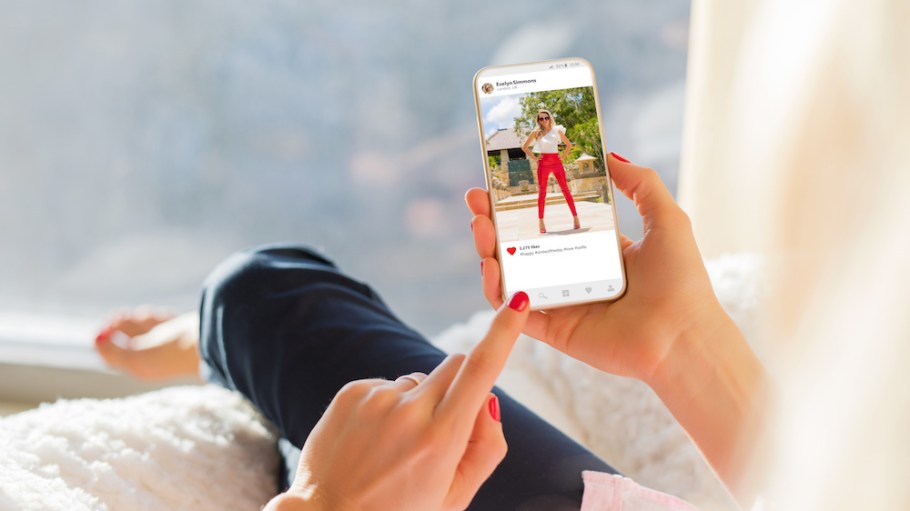 Sustainable denim brand G-Star Raw announced its adoption of Instagram checkout, a which provides seamless transactions for Instagram users.