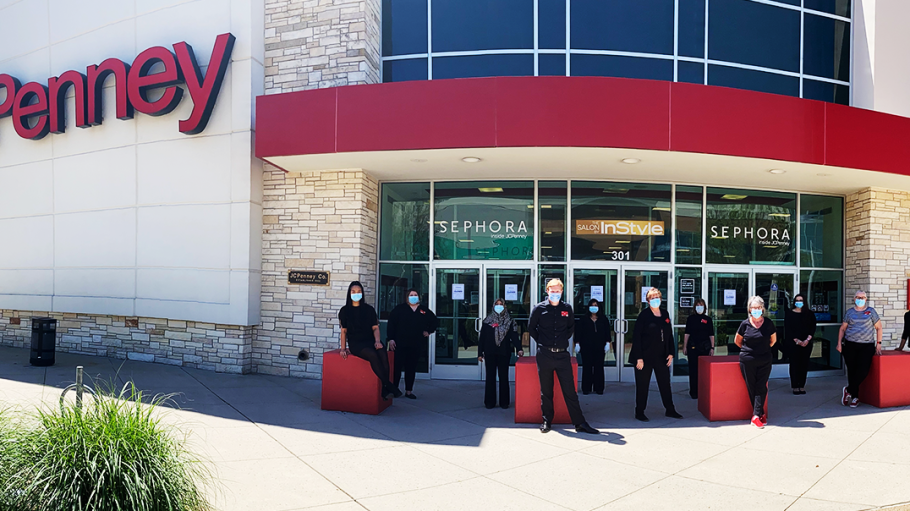 An expert hired by J. C. Penney's ad hoc equity committee has taken a wildly different view of the bankrupt department store's valuation.