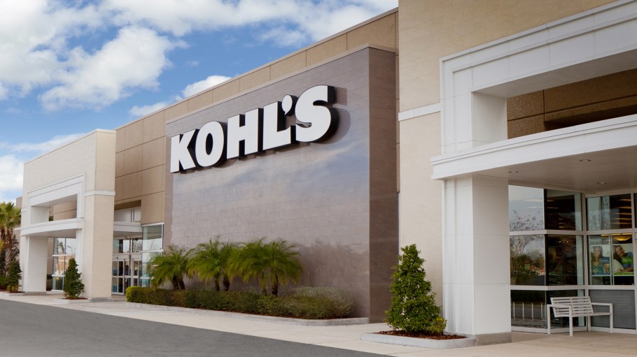 Want to know what September holds for department stores? Take a look at Placer.ai's August foot traffic trends for Macy's and Kohl's.
