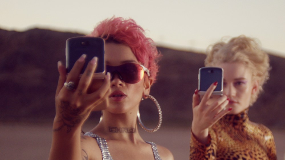 Motorola Razr 5G Flips for Fashion