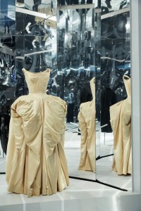 Charles James’ ivory silk satin gown from 1948 was a precursor to otherworldly silhouettes.