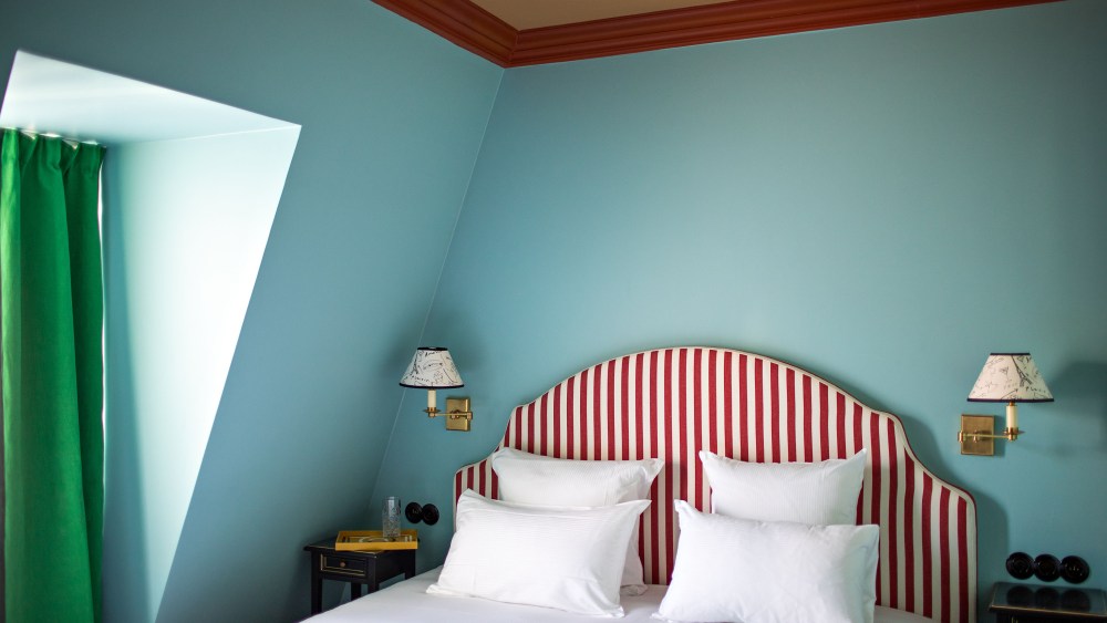 A room at Hôtel Les Deux Gares in Paris.