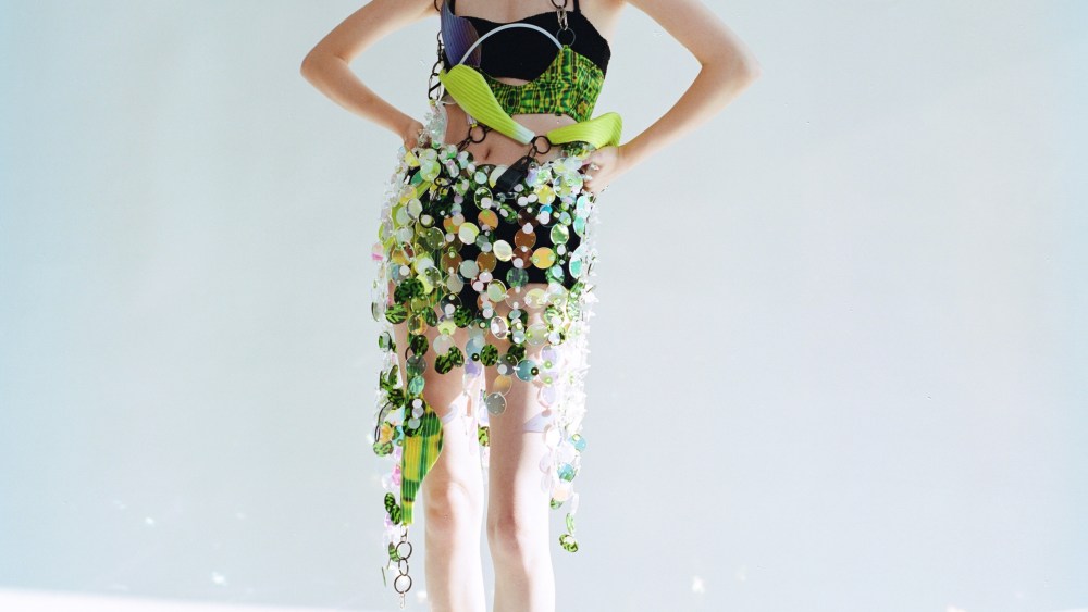 Shie Lyu's China debut during Shanghai Fashion Week