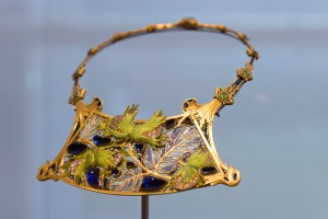 Enamel and gold necklace by Lalique, circa 1900.
