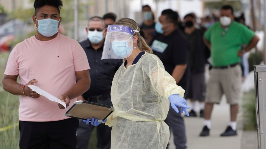 A coalition of textile industry groups urges an investigation of the Defense Logistics Agency’s awarding of $1 billion in PPE contracts.