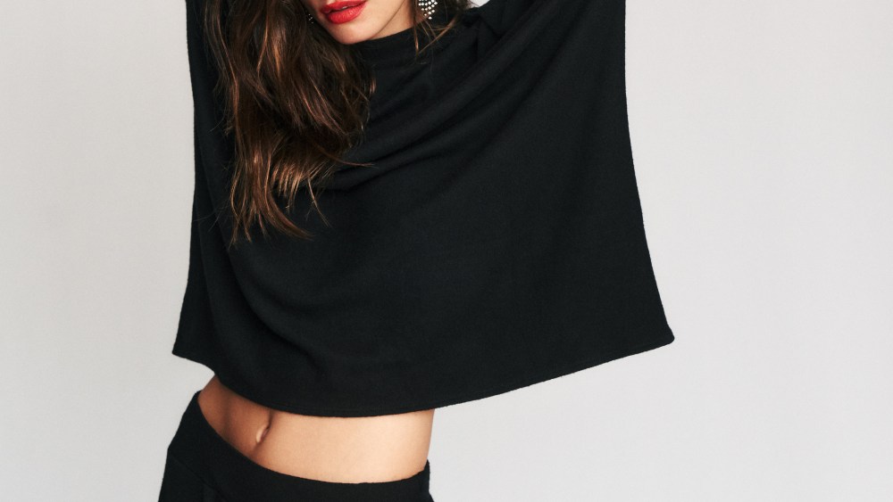 Phoebe Tonkin LesJour