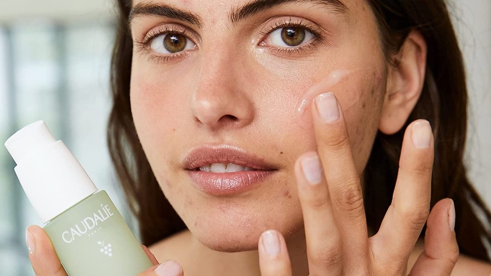 Caudalie Vinopure Natural Salicylic Acid Pore Minimizing Serum 