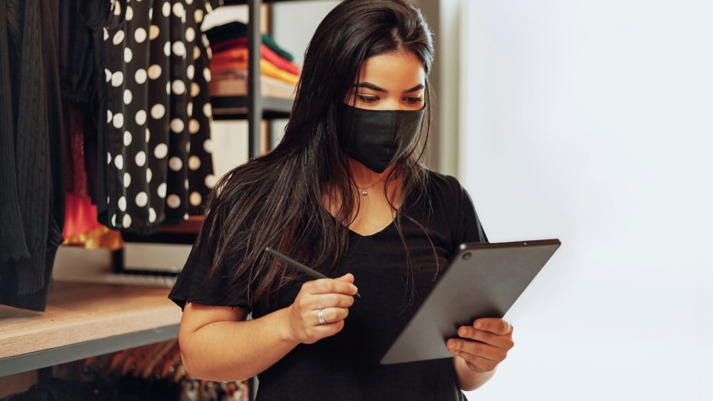 ipad mask store associate coronavirus
