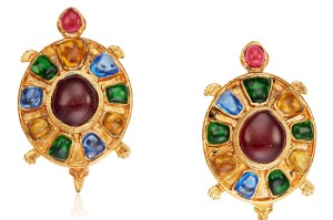 Gripoix Glass Turtle Earrings