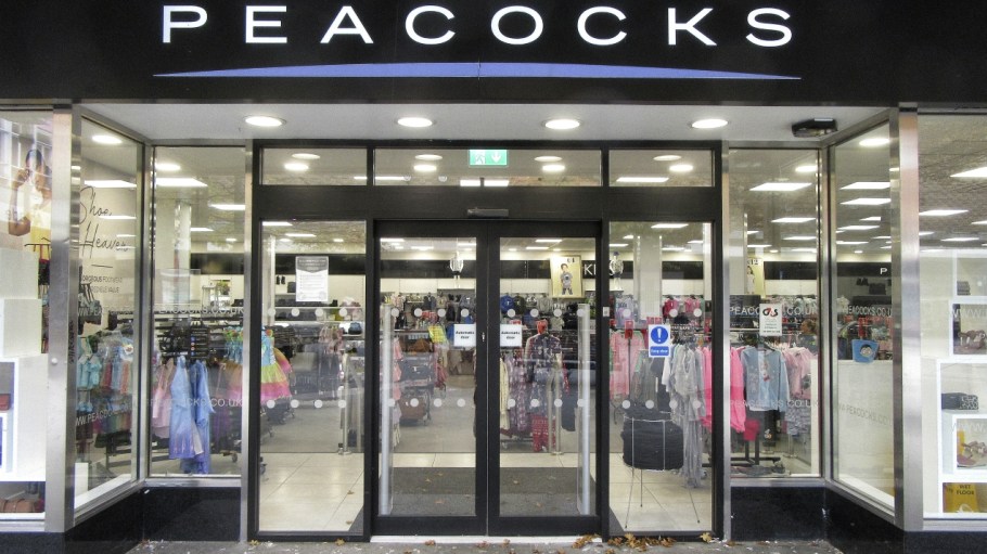 The bankrupt fashion retail chain Peacocks has received a management buyout bid from a senior e-commerce executive and a private investor.