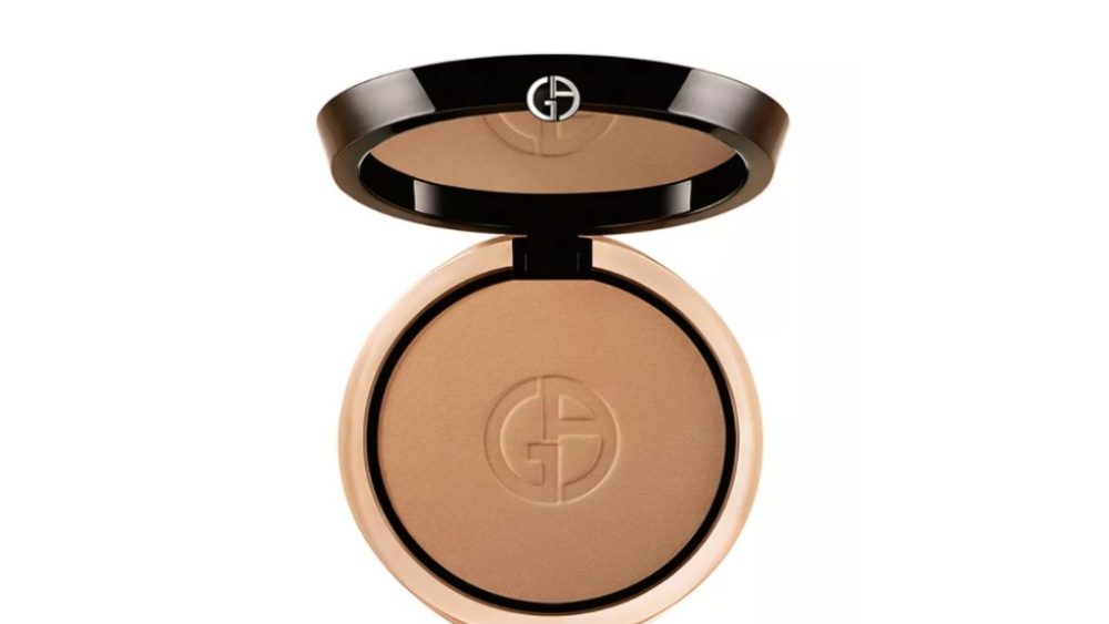 giorgio armani beauty luminous silk compact, makeup for women over 50