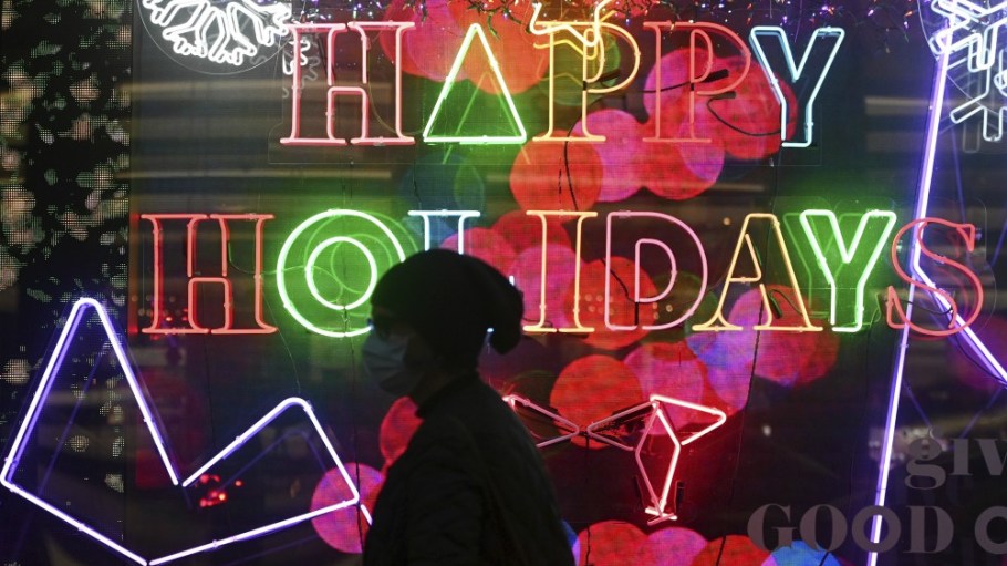 The National Retail Federation and American Apparel and Footwear Association urged lawmakers to pass new economic stimulus legislation soon.