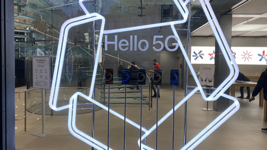 The hype of 5G wireless technology is catching on within retail circles, with 77 percent of the industry’s decision makers indicating that businesses that do not adopt 5G will fall behind their peers, according to a Verizon Business survey.