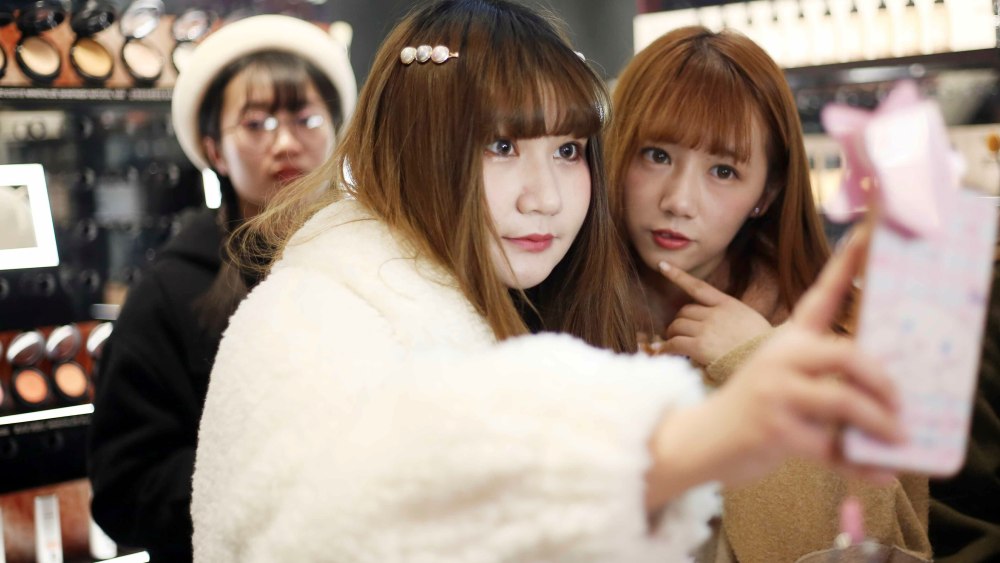Beauty customers in China