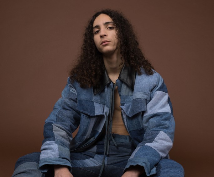 Workwear, baggy silhouettes and handcrafted techniques update men's denim for Fall/Winter 21-22.