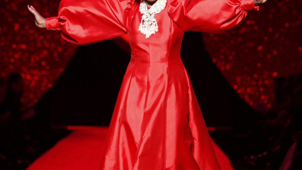 Cicely Tyson wearing a B Michael dress on the runway at The Heart Truth's 2009 “Red Dress Collection” show.