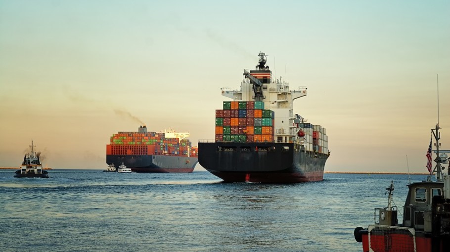 U.S. apparel imports' recovery continued in November, with shipments up 9.5 percent to 2 billion SME compared to a year earlier, OTEXA said.