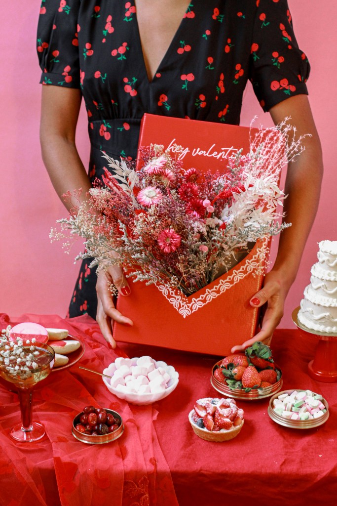 25 Unexpected Ways To Say "I Love You" this Valentine's Day, Pop Up Florist Hey Valentine Box
