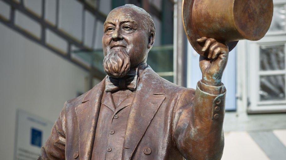 A bronze statue of Levi Strauss was recently erected just outside of the Levi Strauss Museum in the German town of Buttenheim.
