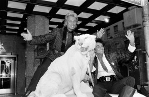 Entertainers Siegfried Fischbacher and Roy Horn dedicate "White Tiger Way" at New York's Radio City Music Hall on September 18, 1989.