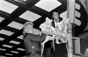 Entertainers Siegfried Fischbacher and Roy Horn dedicate "White Tiger Way" at New York's Radio City Music Hall on September 18, 1989.