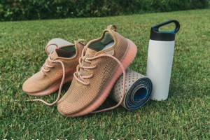 Lonowear launched a sustainable, sockless sneaker Kickstarter