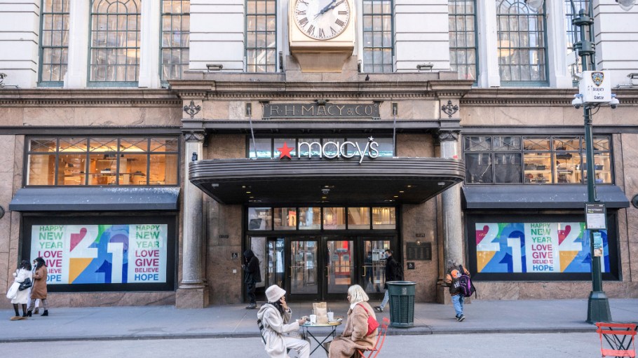Polaris strategy helped Macy's weather 2020, but apparel sales remain down and not likely to show improvement until the back half of 2021.