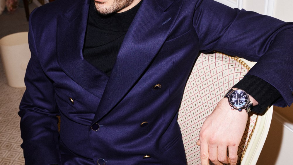 Tahar Rahim wearing the Louis Vuitton Tambour Street Driver watch for the Golden Globes.
