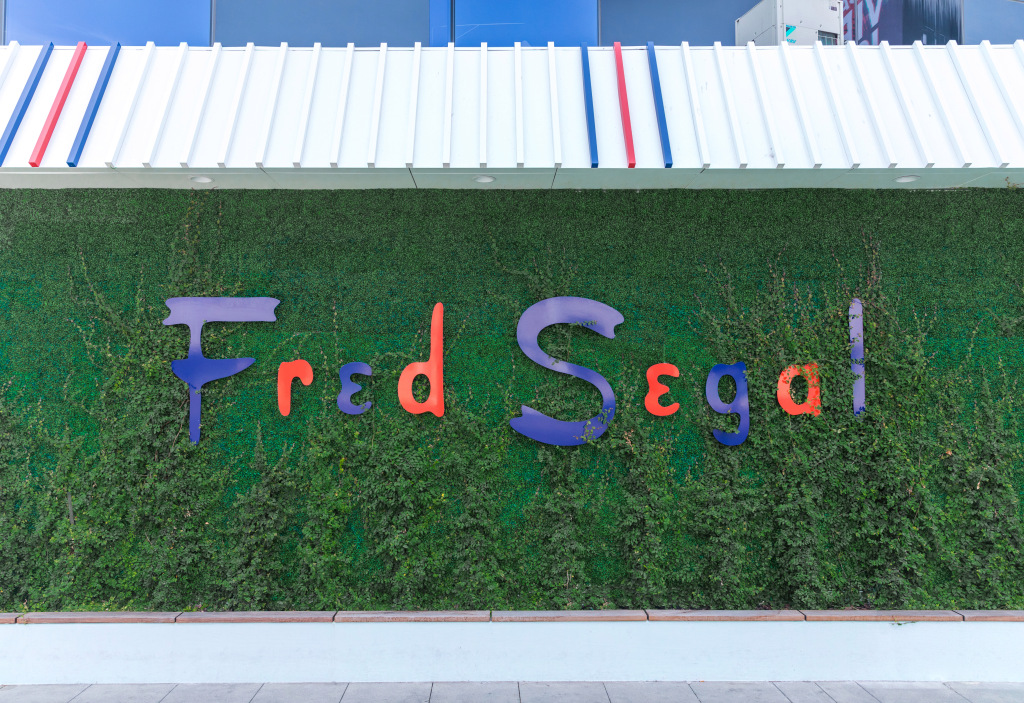 Fred Segal, whose name is well known from the red, white and blue lettered sign of the famous Los Angeles store he founded, died on Thursday.