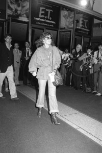 Outtake; Jane Fonda at the premiere of E.T., sponsored by the University of Southern California film school on June 14, 1982 in Los Angeles Article title: "Eye"