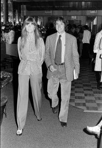 Jane  Fonda (L) and Tom Hayden attend a party in Los Angeles on July 23, 1975.