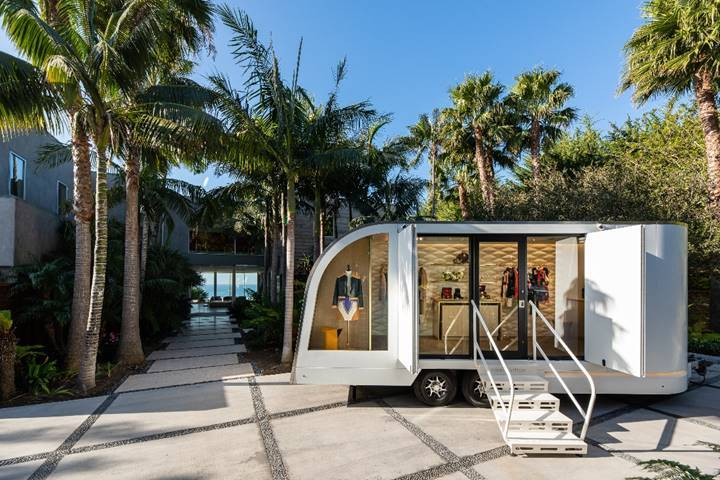 Louis Vuitton mobile store