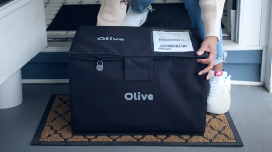 Olive lets consumers bundle their assorted e-commerce orders at “consolidation hubs” for weekly deliveries, reducing waste and emissions.