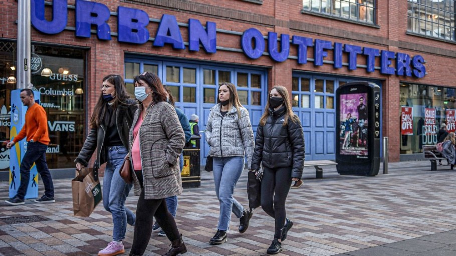 Urban Outfitters predicted it will see steady sales improvement in the first quarter compared to two years ago.