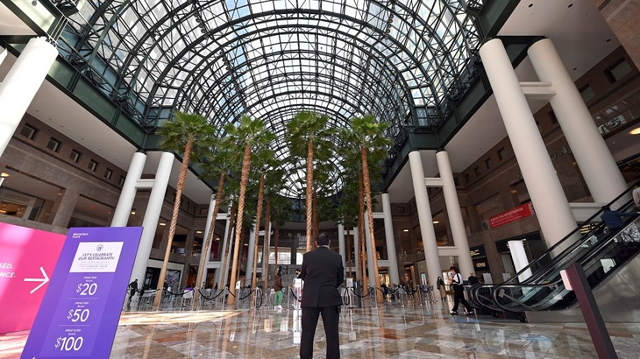 Consumer spending on clothing and footwear fell back in February and a significant rise in January, the Bureau of Economic Analysis said.
